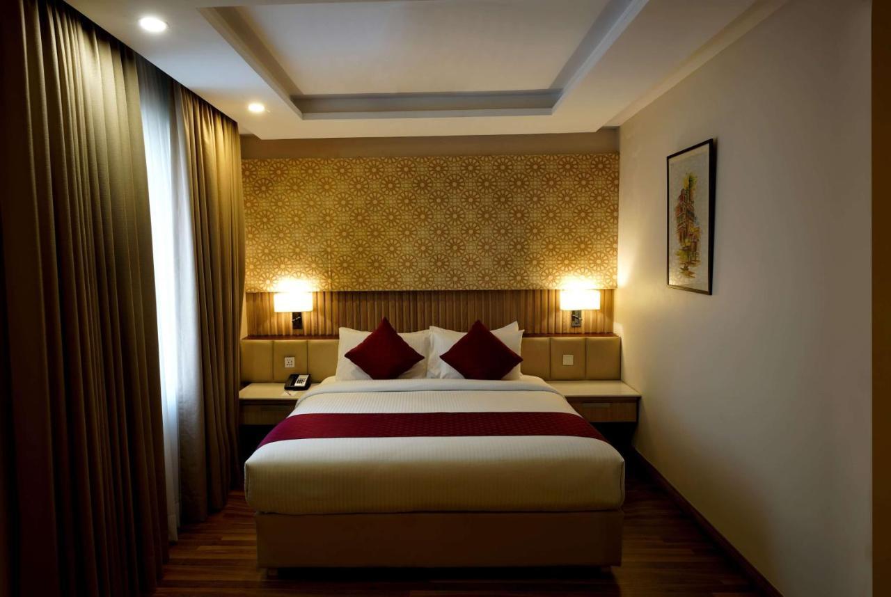 Ramada By Wyndham Lahore Gulberg II Exterior foto