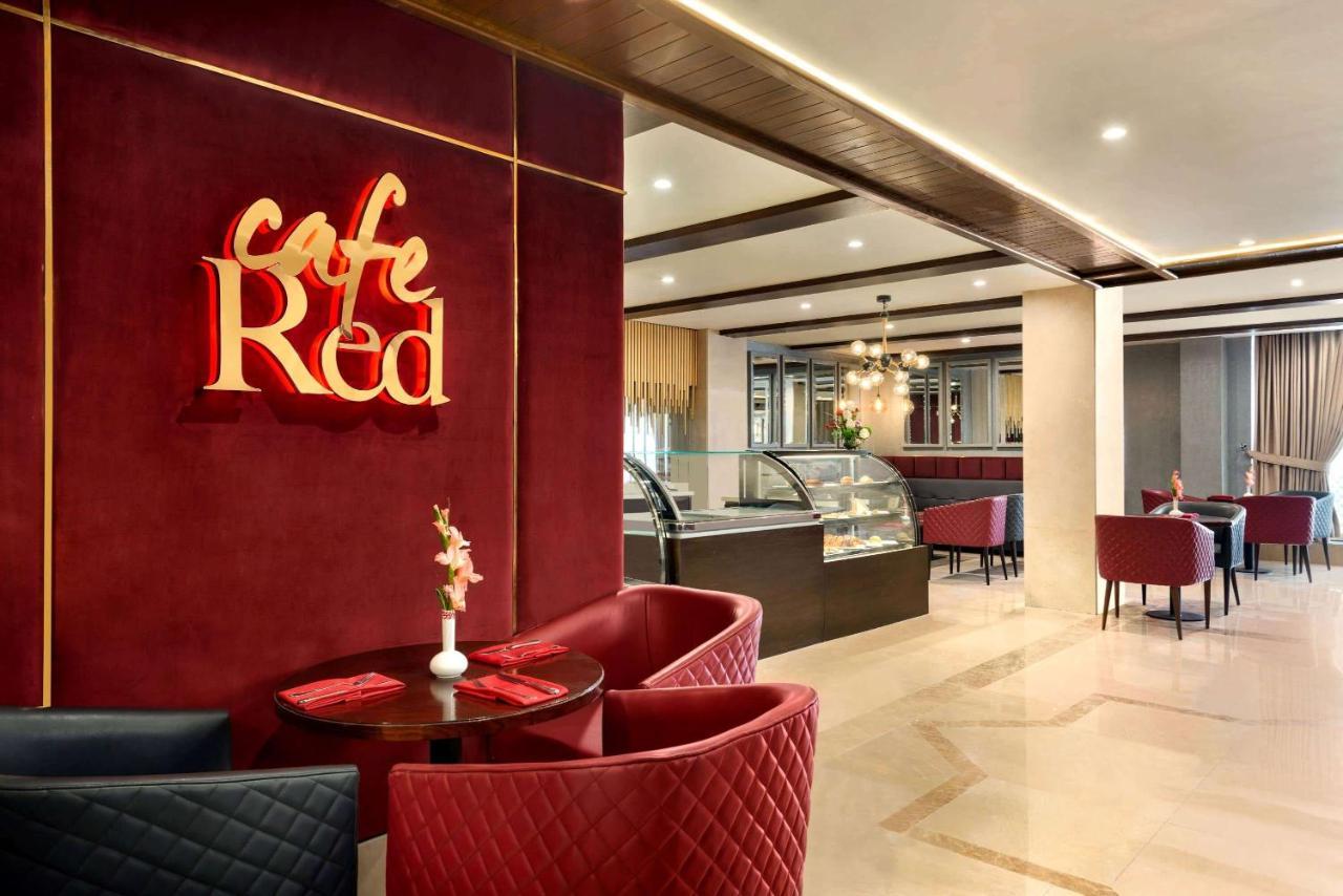 Ramada By Wyndham Lahore Gulberg II Exterior foto