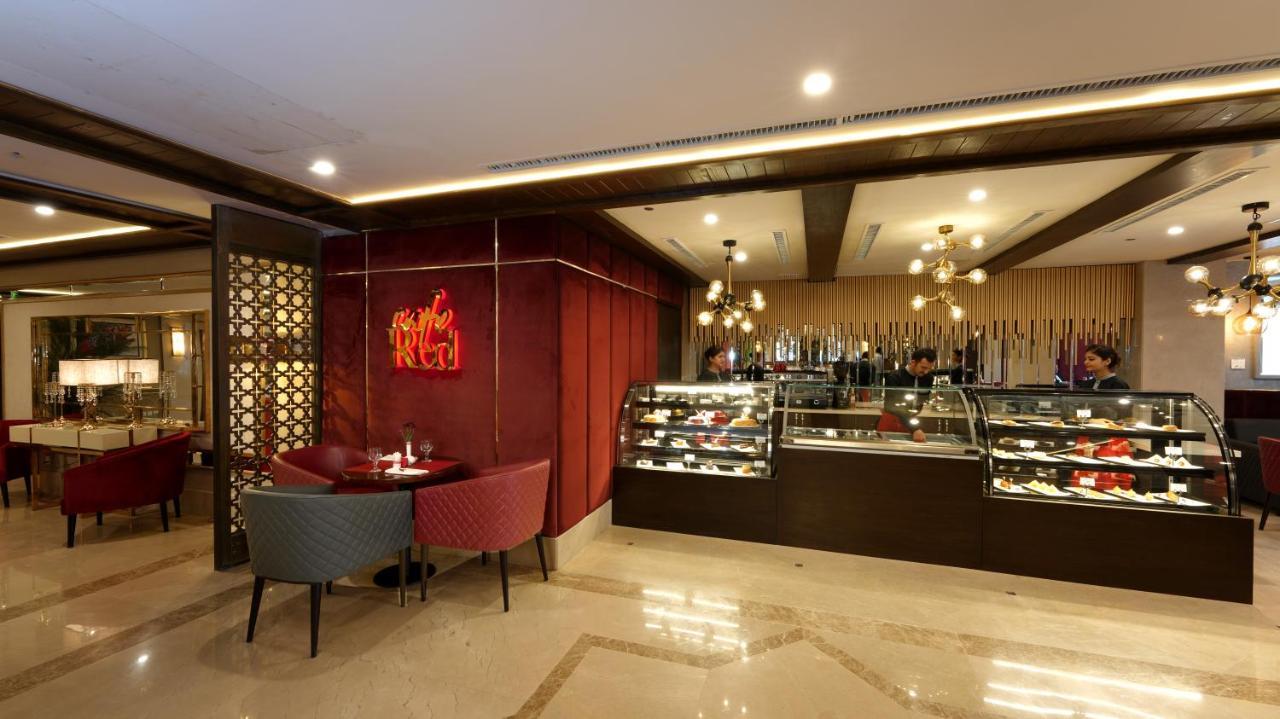 Ramada By Wyndham Lahore Gulberg II Exterior foto