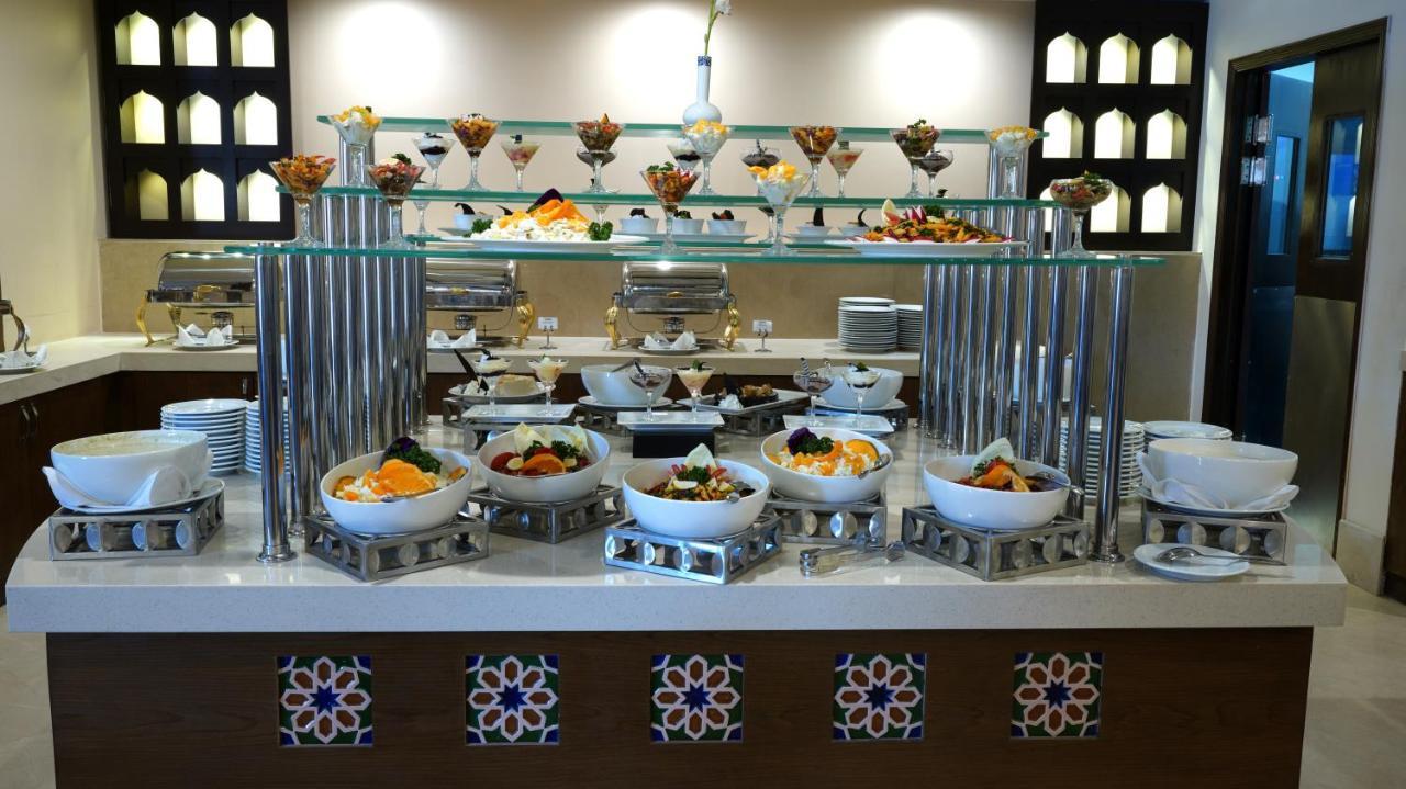 Ramada By Wyndham Lahore Gulberg II Exterior foto
