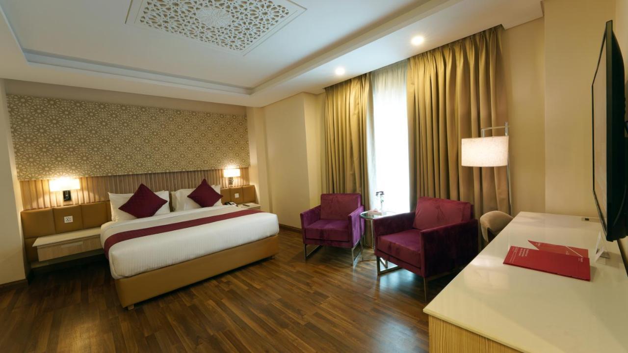 Ramada By Wyndham Lahore Gulberg II Exterior foto
